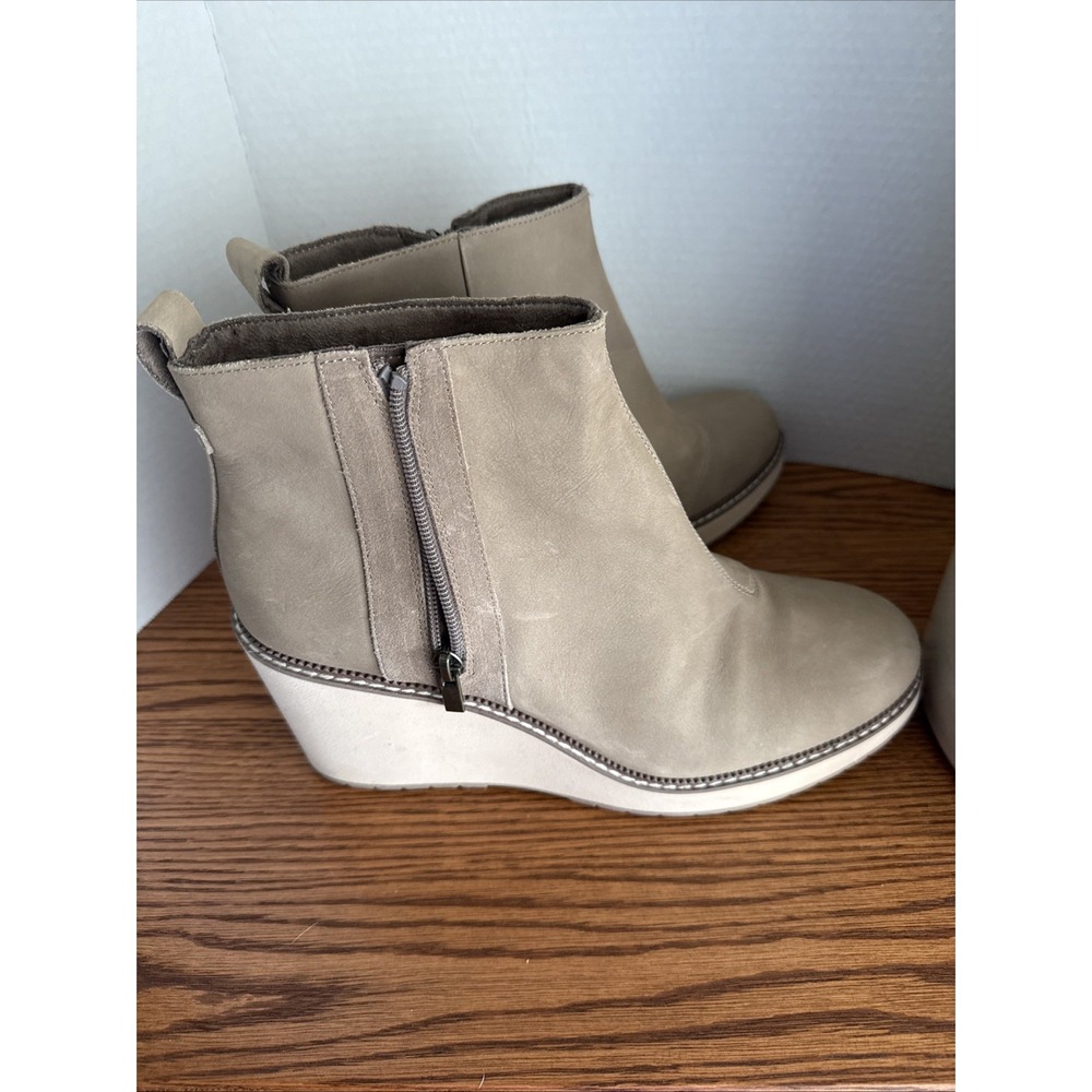 Tom's Taupe Gray Oiled Nubuck Suede Raven Boot